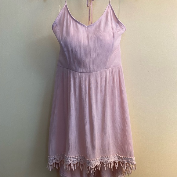 Jella Couture Dresses & Skirts - EUC Jella Couture Blush Pink Lined Crinkle Material Dress, w/Straps and Backless